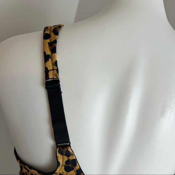 Leading Lady Bra The Brigitte Leopard Full Coverage Wirefree Molded Padded 42D - Picture 7 of 10